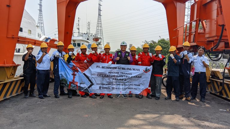 pelatihan gantry crane