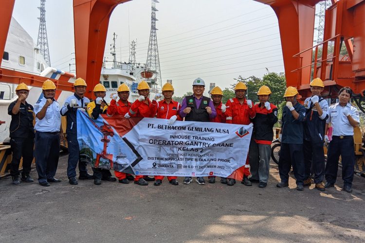 pelatihan gantry crane