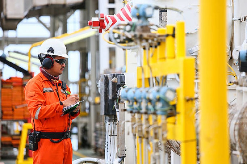 standar apd untuk pekerjaan offshore bantu cegah risiko fatal