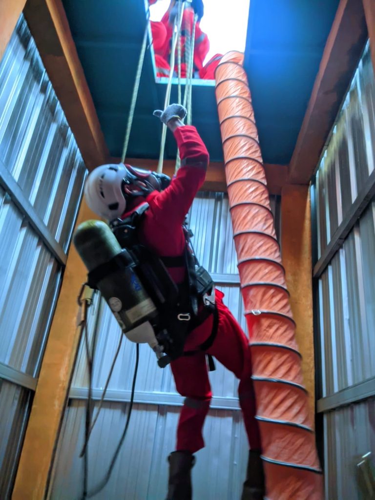 teknisi ruang terbatas 20 24 oktober 2025 (4)