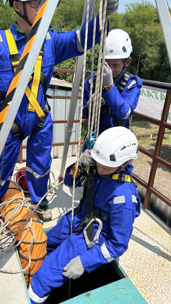 teknisi ruang terbatas tgl 06 10 oktober 2025 (3)