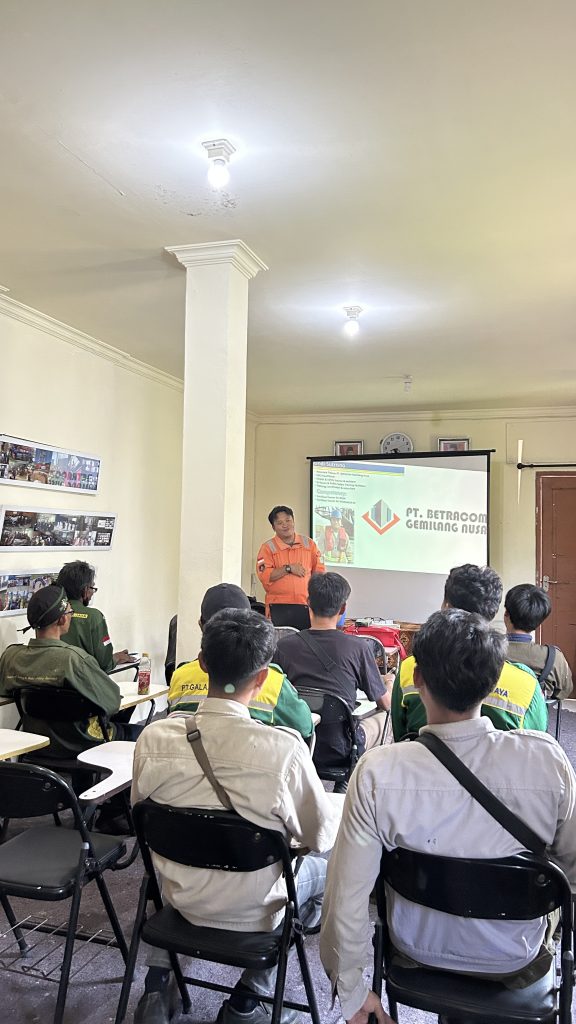 teknisi ruang terbatas tgl 06 10 oktober 2025 (5)