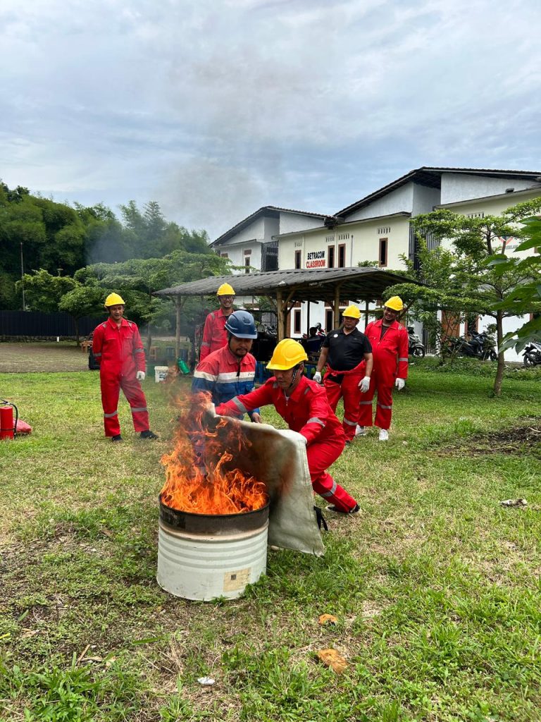 damkar d tgl 03 05 nov 2025 (4)