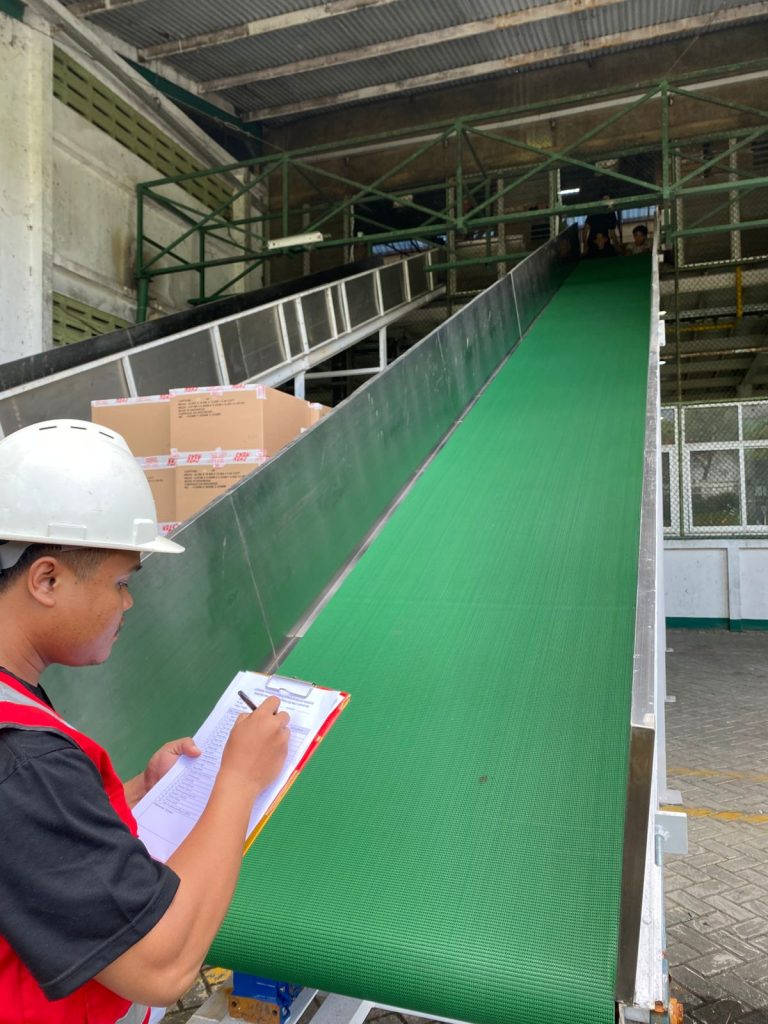 inhouse operator conveyor 10 12 des 2025 (2)