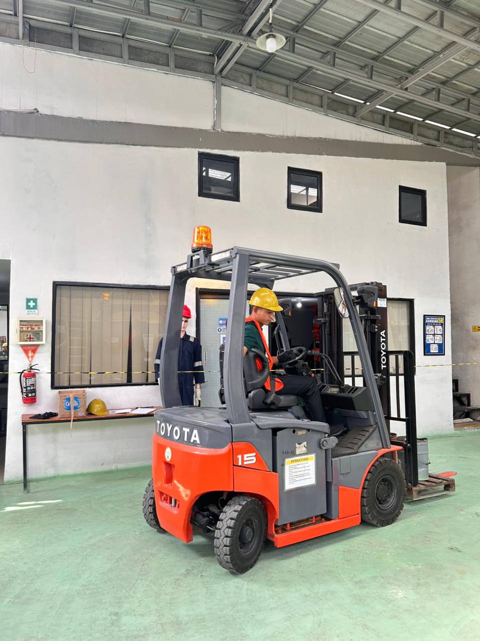 Pelatihan Operator Forklift Kemnaker RI